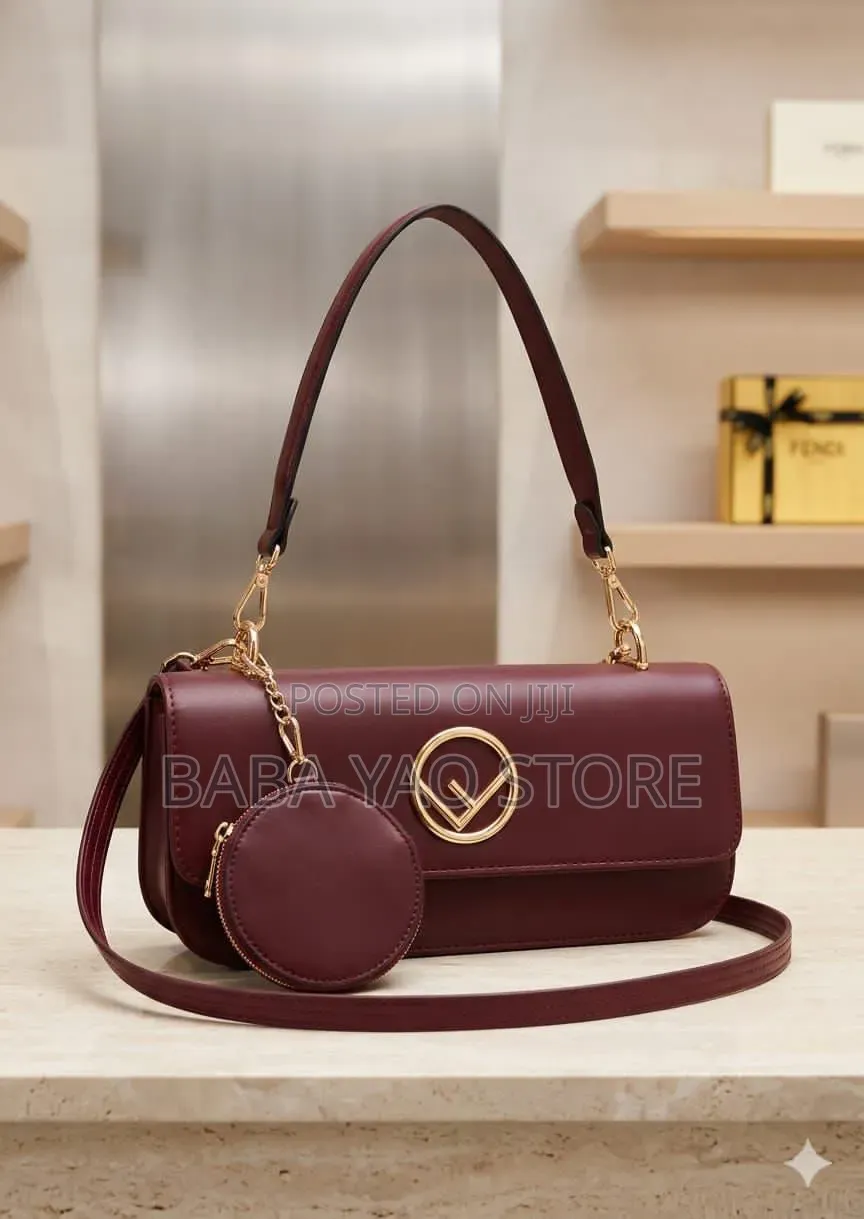 Female' Shoulder Bags of 2024/Office and Street Outfits