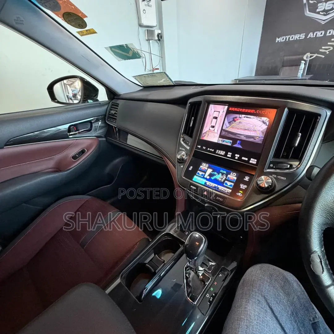 Toyota Crown 2014 Black