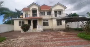 6bdrm Block of Flats in Mchakama Real Estate, Mbweni for sale