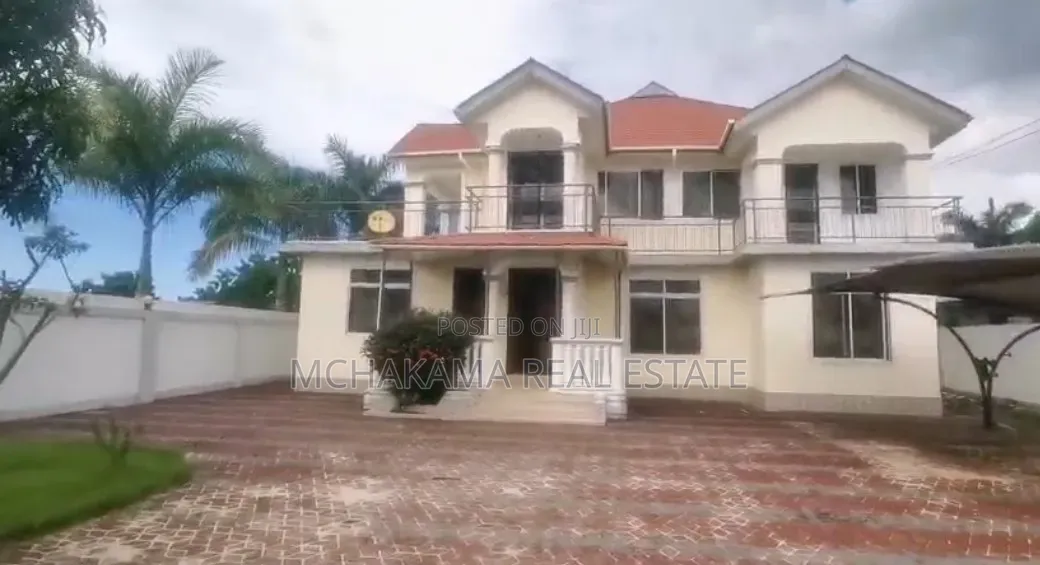 6bdrm Block of Flats in Mchakama Real Estate, Mbweni for sale