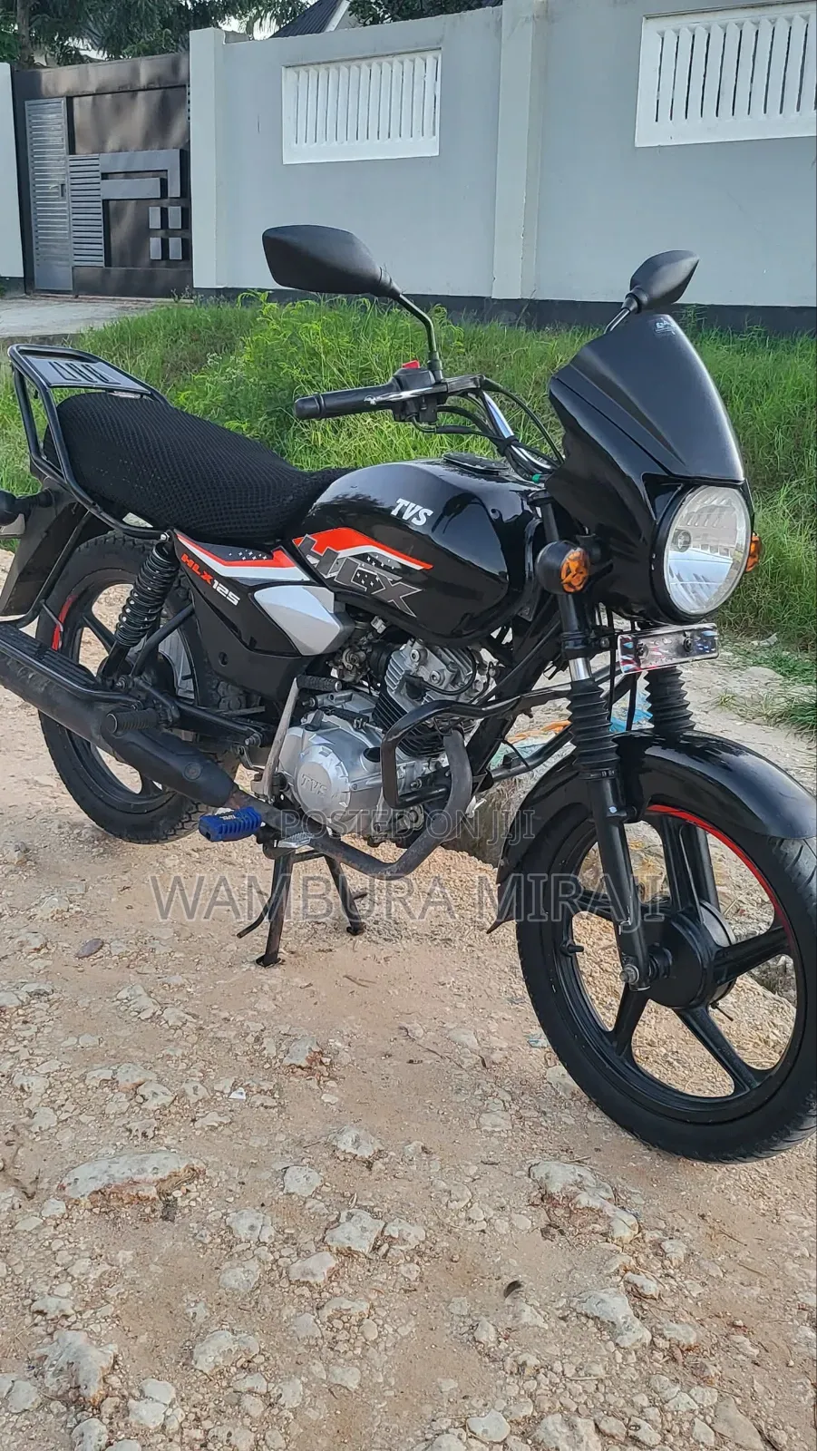 New TVS HLX 125 2025 Black