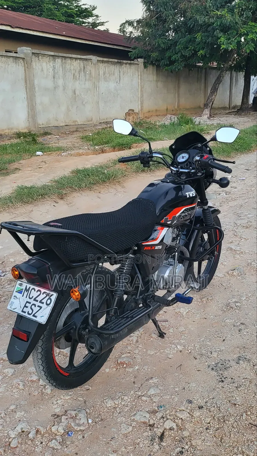 New TVS HLX 125 2025 Black