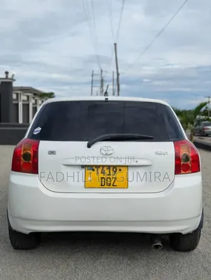Toyota Corolla RunX 2004 White