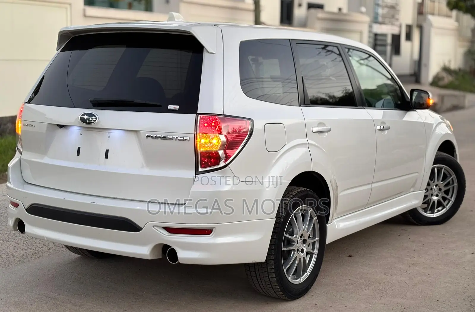 Subaru Forester 2.0D X 2011 Pearl