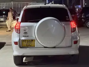 Toyota RAV4 2010 White