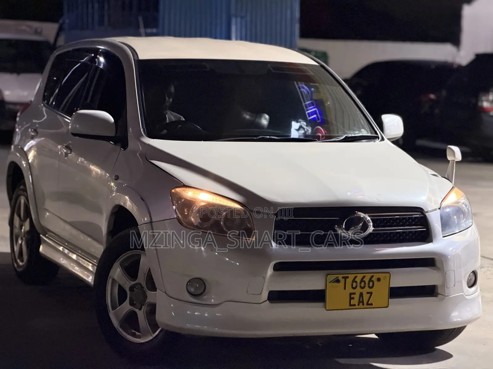 Toyota RAV4 2010 White