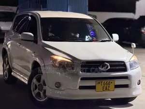 Toyota RAV4 2010 White