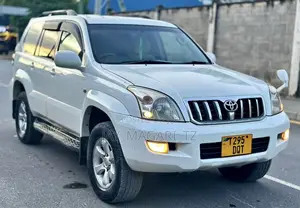 Toyota Land Cruiser Prado 2006 White