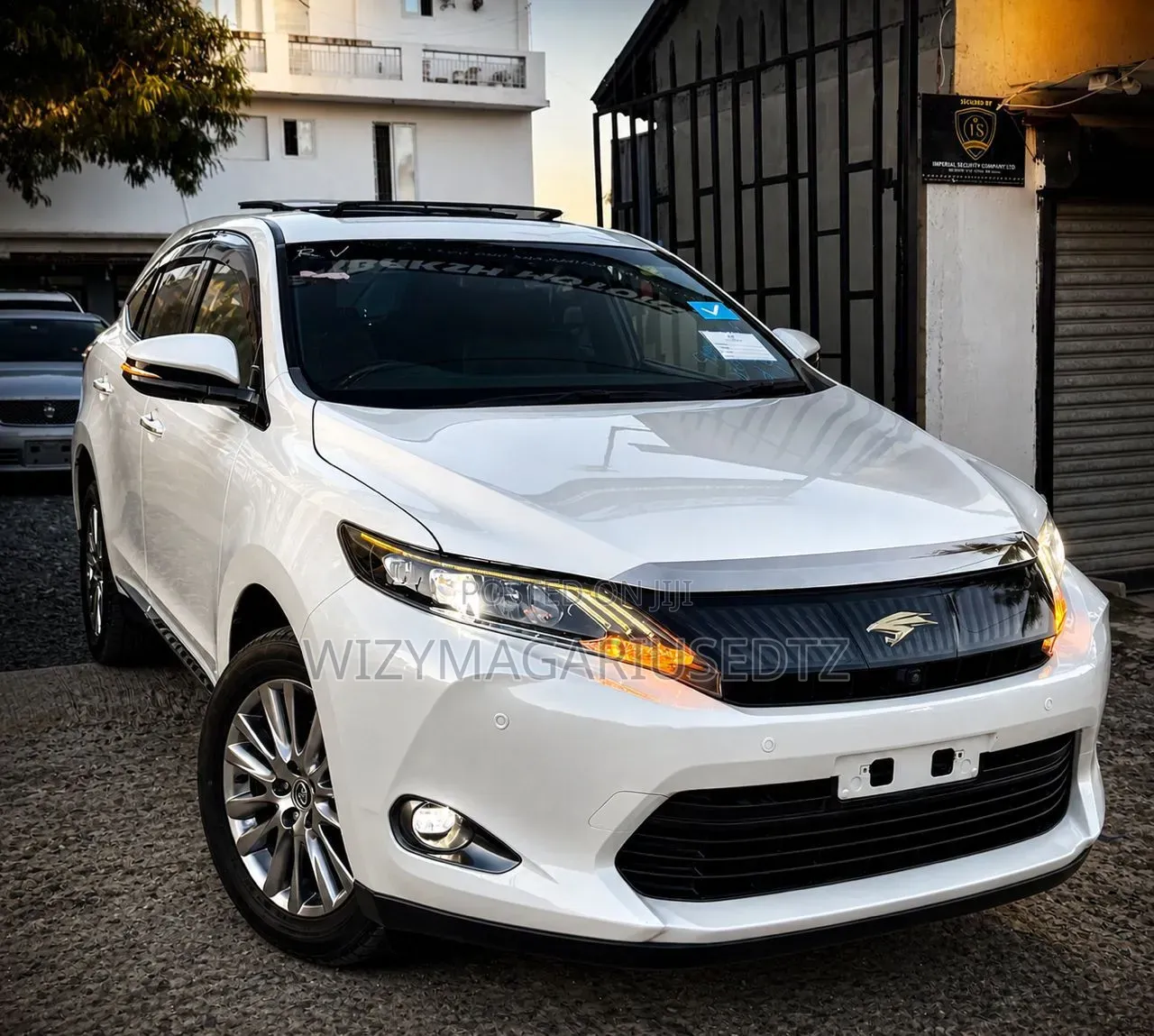 Toyota Harrier 2.0 2016 Gold