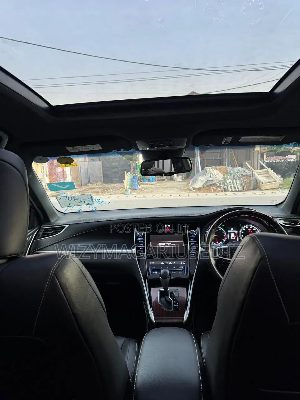 Toyota Harrier 2.0 2016 Gold