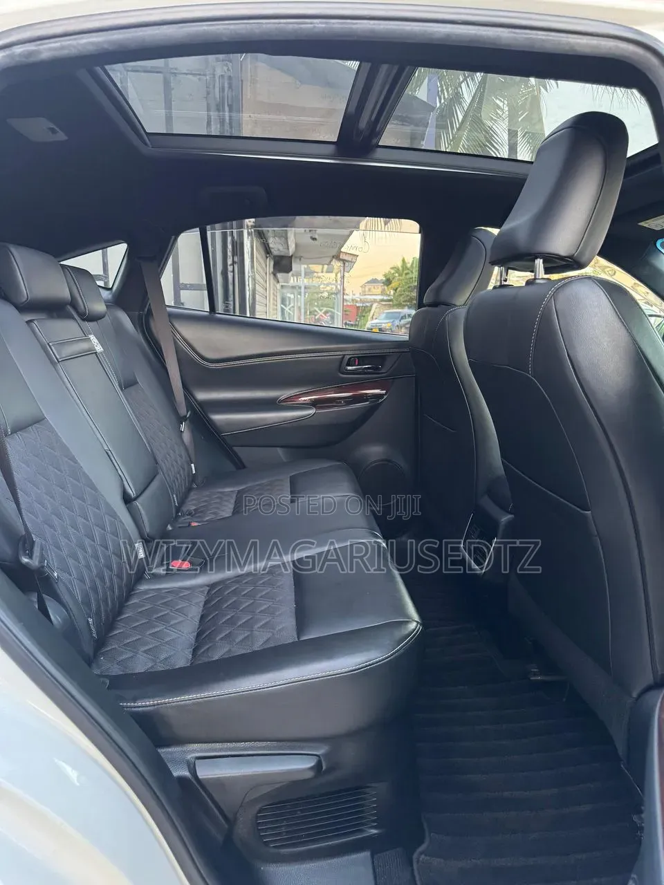 Toyota Harrier 2.0 2016 Gold
