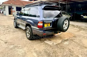Toyota Land Cruiser 2006 Blue