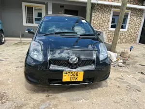 Toyota Vitz 2006 Black