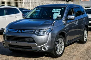 Mitsubishi Outlander 2.0 PHEV AWD 2014 Silver