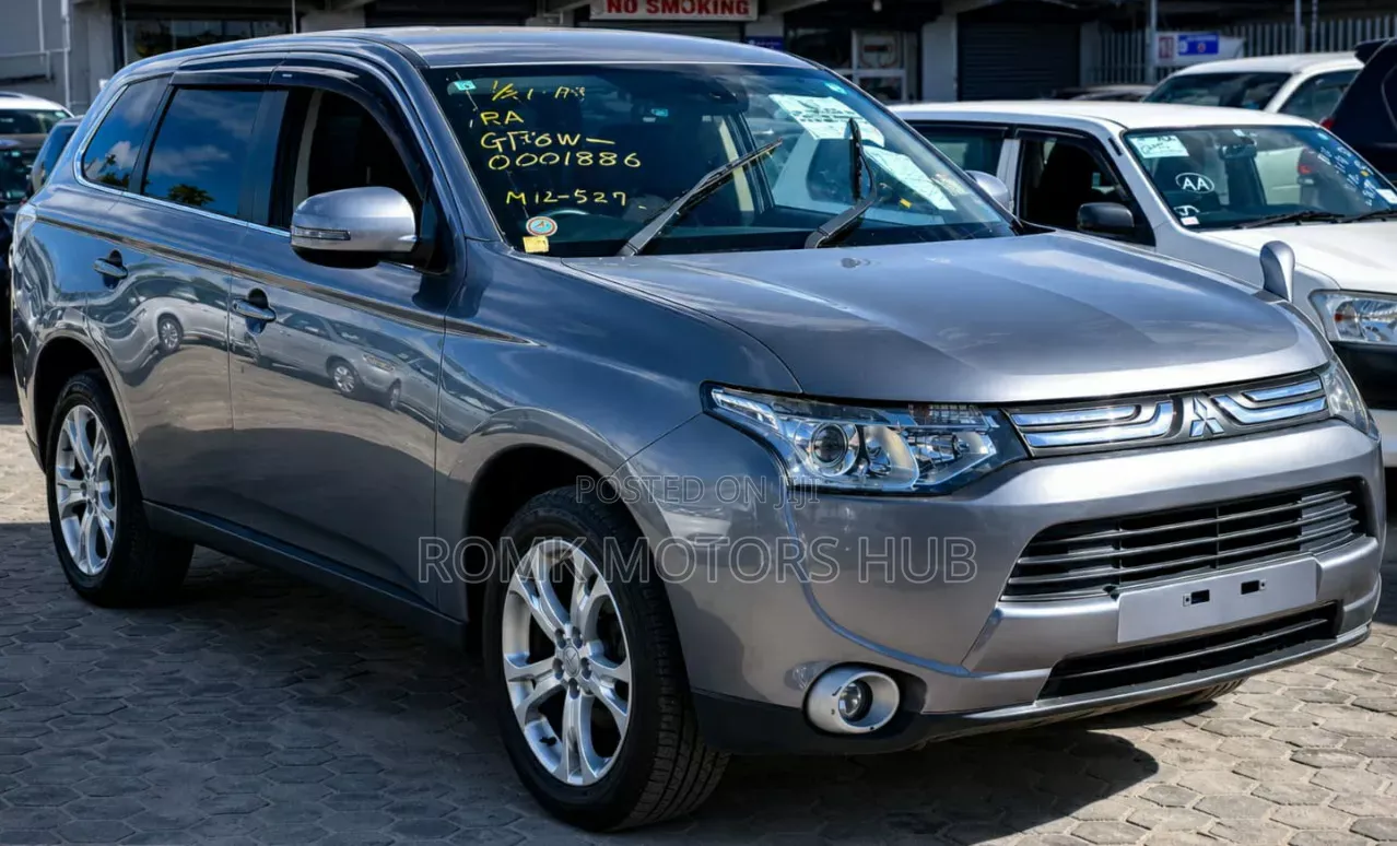 Mitsubishi Outlander 2.0 PHEV AWD 2014 Silver