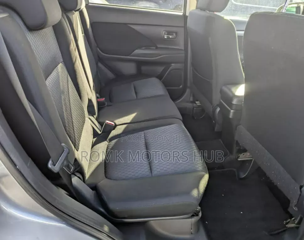Mitsubishi Outlander 2.0 PHEV AWD 2014 Silver