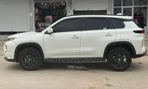 Toyota Urban Cruiser 2025 Off white