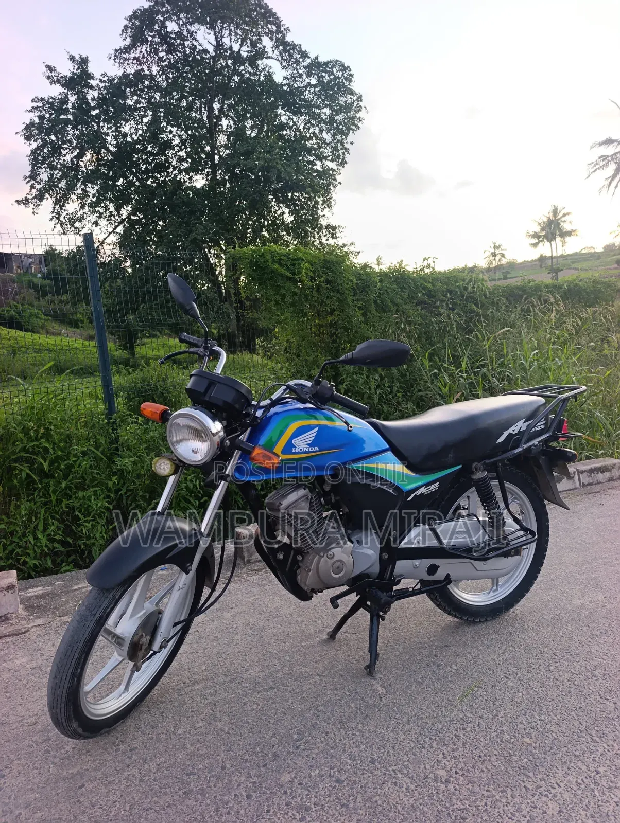 Honda CB 2025 Blue