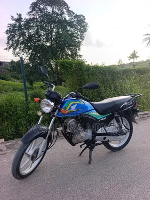 Honda CB 2025 Blue