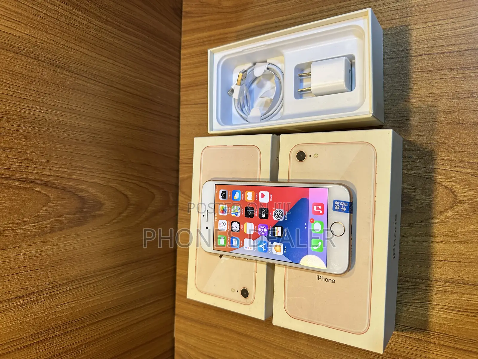 New Apple iPhone 8 64 GB Silver