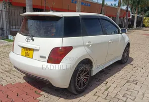 Toyota IST 2004 White