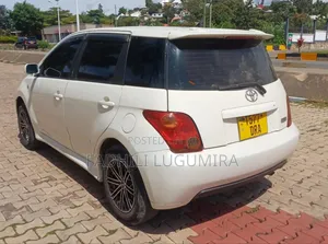 Toyota IST 2004 White