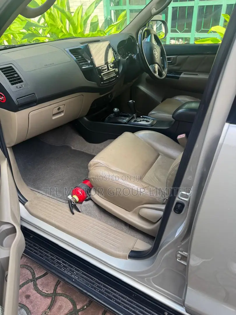 Toyota Fortuner 4.0 AWD 2017 Silver