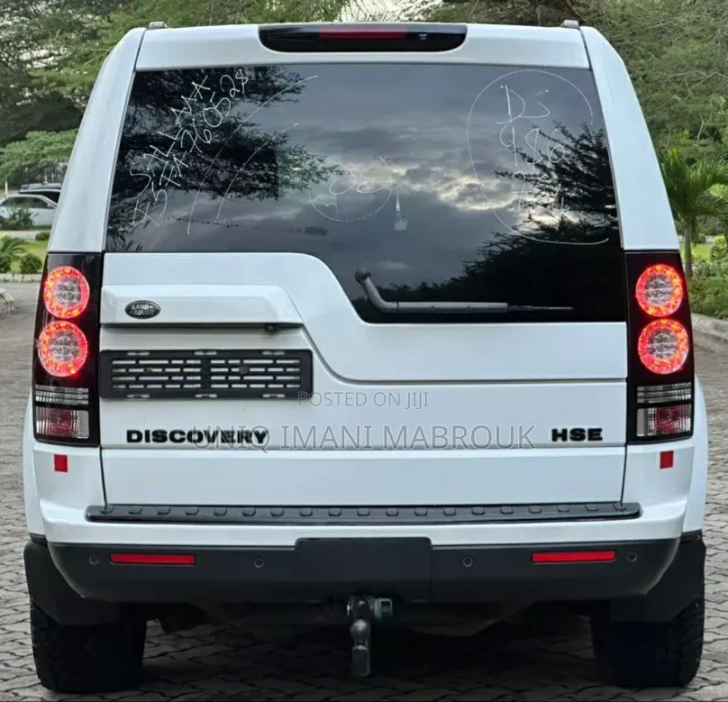 Land Rover Discovery 2015 White