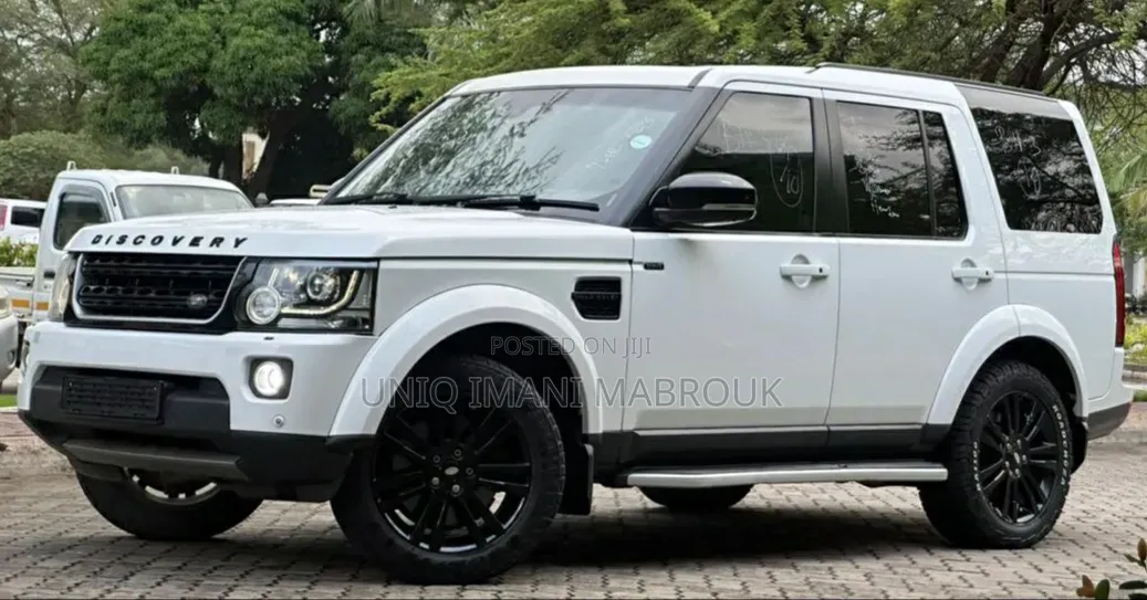 Land Rover Discovery 2015 White
