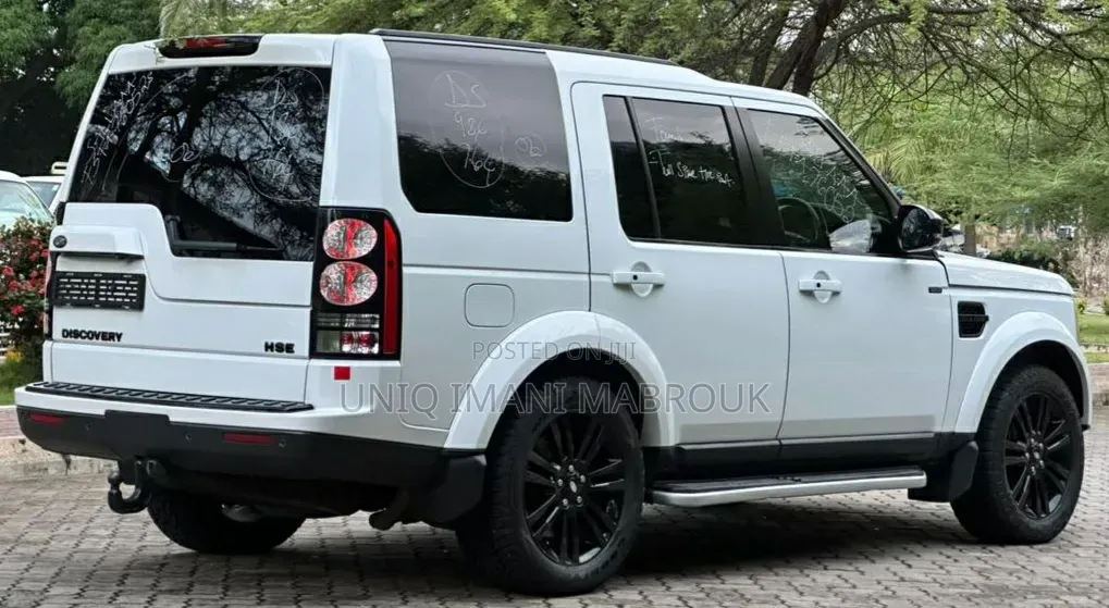 Land Rover Discovery 2015 White
