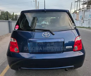 Toyota IST 2005 Blue