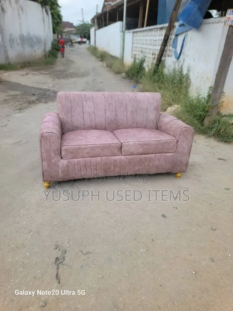 Sofa Watu Wawili