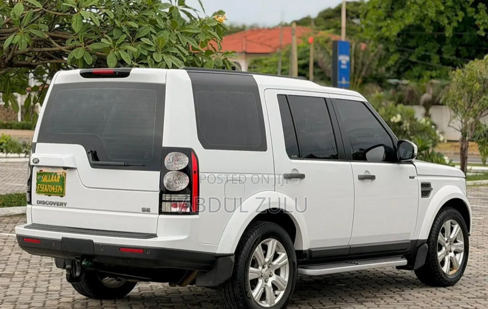 Land Rover Discovery 2014 White