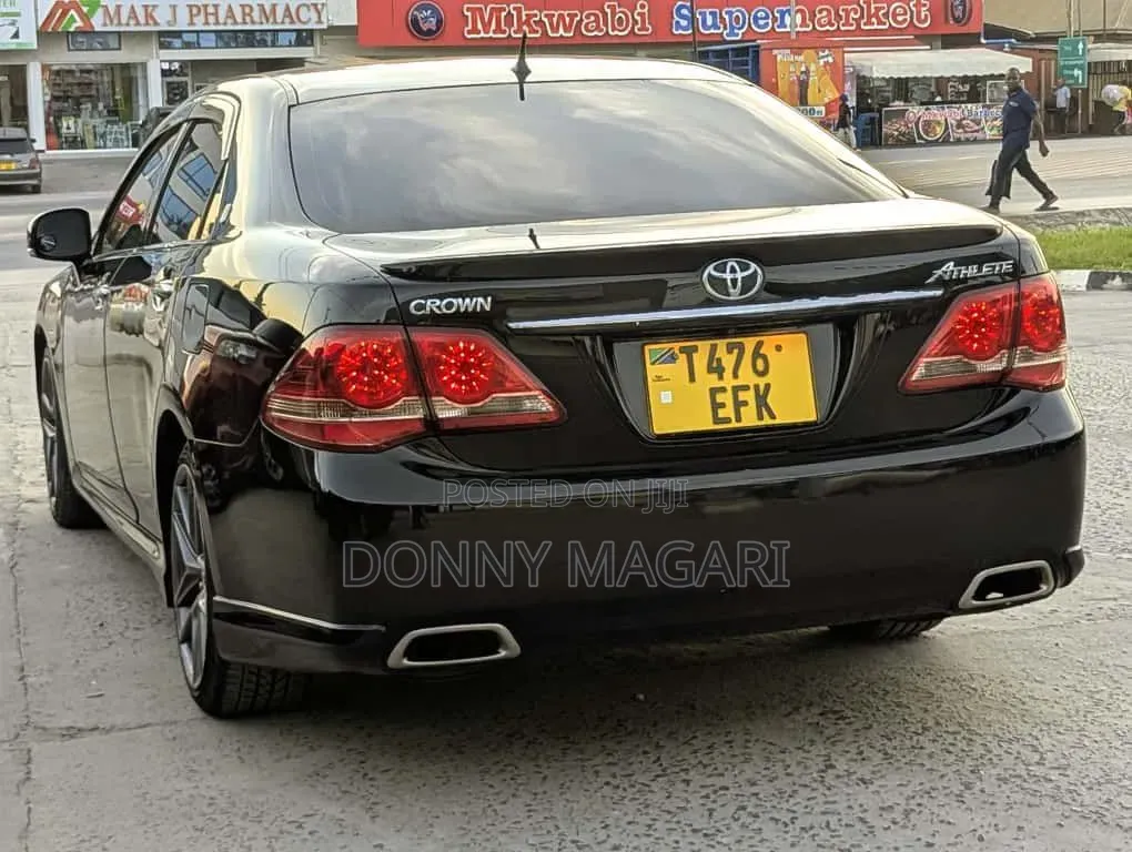 Toyota Crown 2010 Black