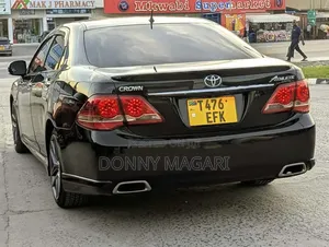 Toyota Crown 2010 Black