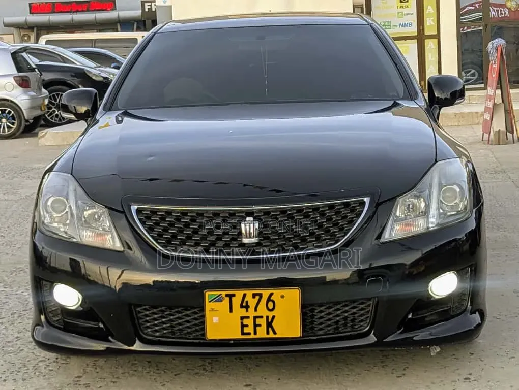 Toyota Crown 2010 Black