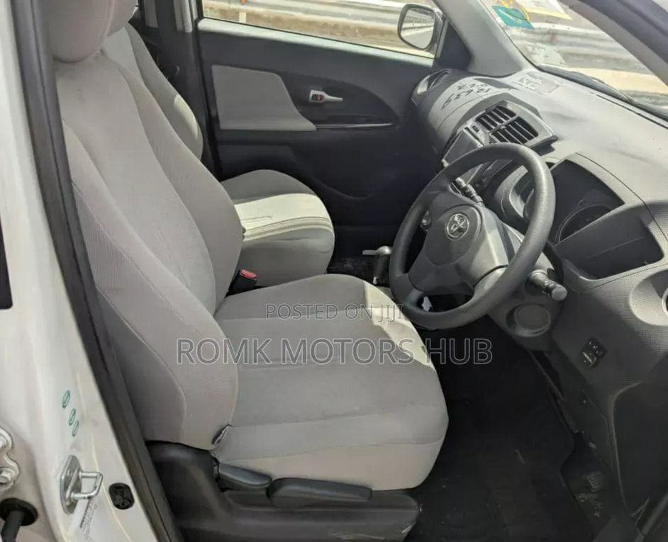 Toyota IST 2018 White