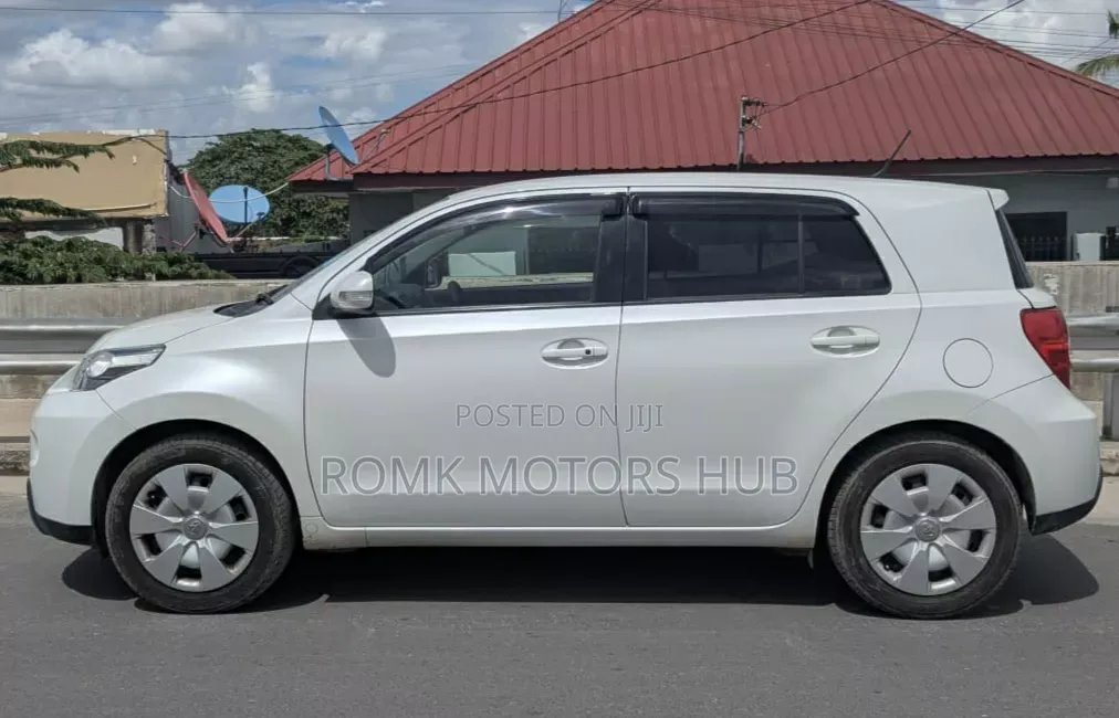 Toyota IST 2018 White