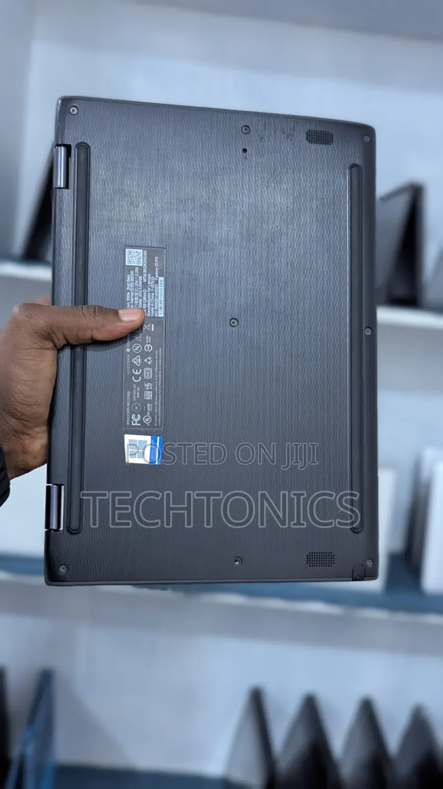 Laptop Lenovo 300e 8GB AMD SSD 128GB