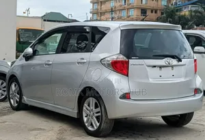 Toyota Ractis 2012 Silver