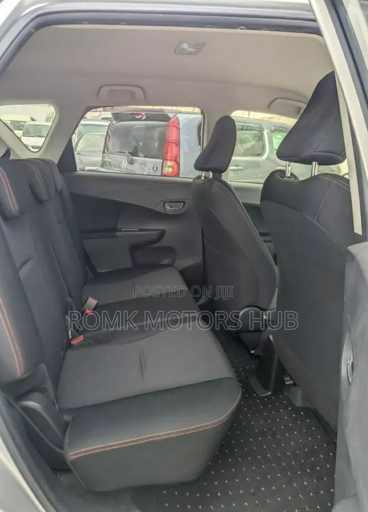 Toyota Ractis 2012 Silver