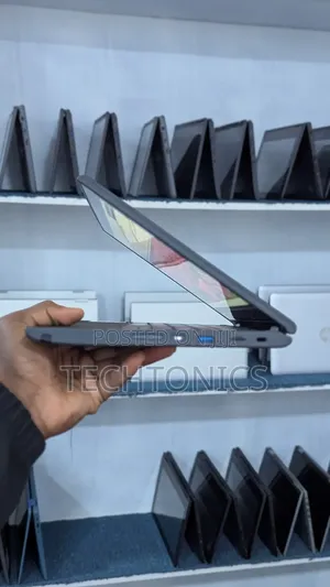 Laptop Lenovo 300e 8GB AMD SSD 128GB