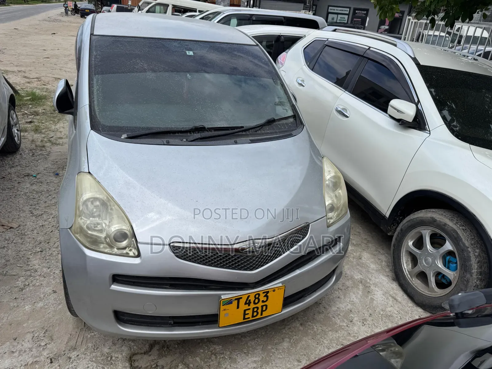 Toyota Ractis 2010 Silver