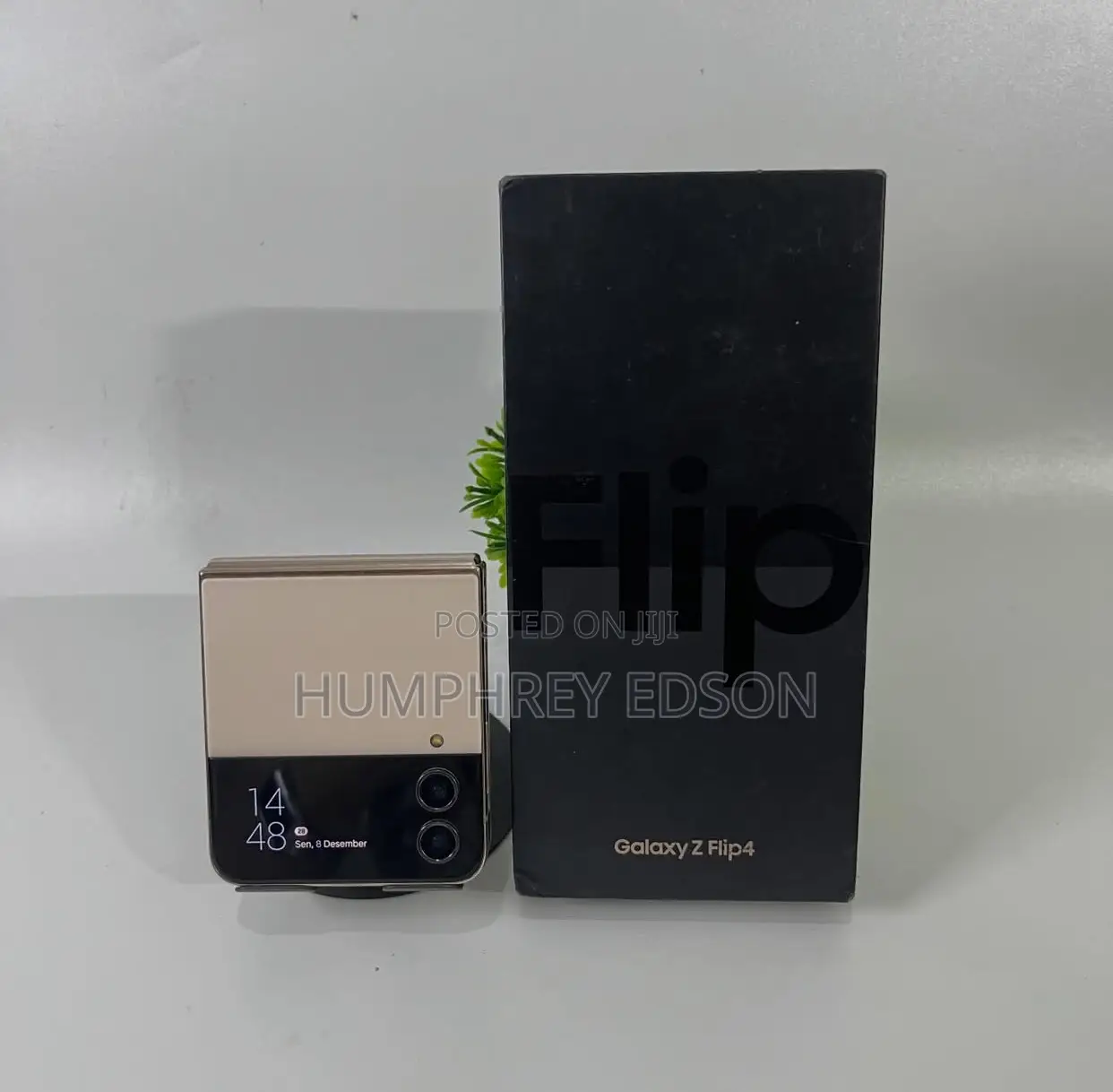New Samsung Galaxy Z Flip4 128 GB