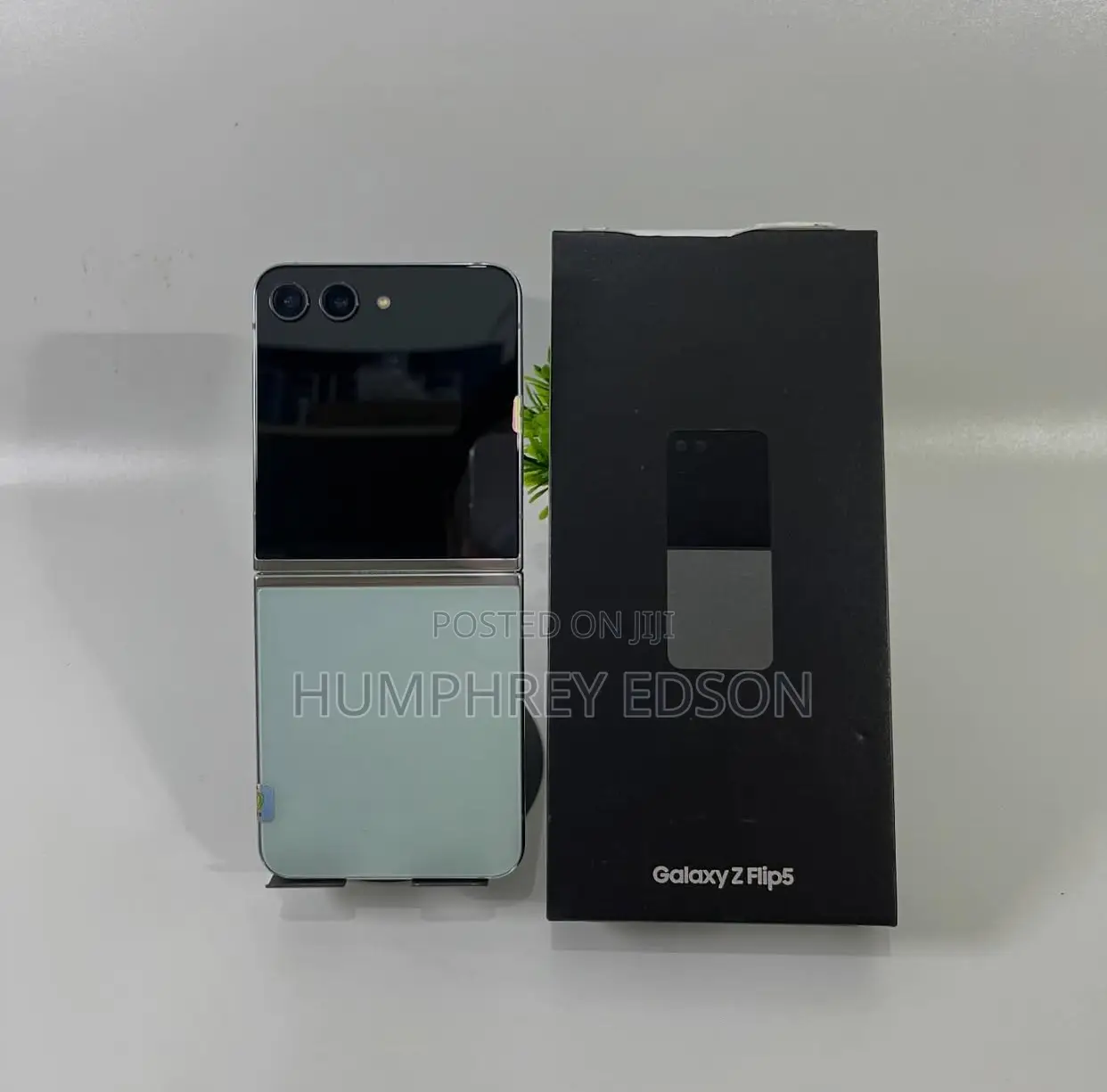 New Samsung Galaxy Z Flip5 256 GB Green