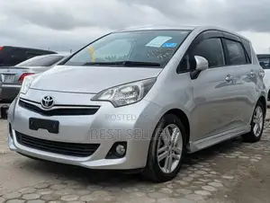 Toyota Ractis 1.5 AWD 2012 Silver