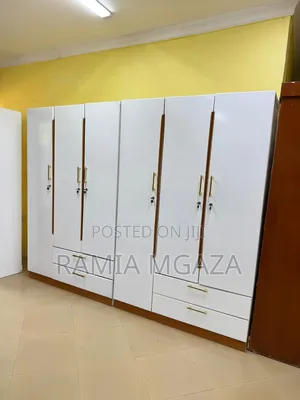 Kabati Za Nguo Milango Mitatu Zipoo