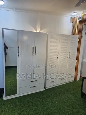 Kabati Za Nguo Milango Mitatu