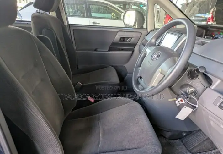 Toyota Noah 2007 Blue