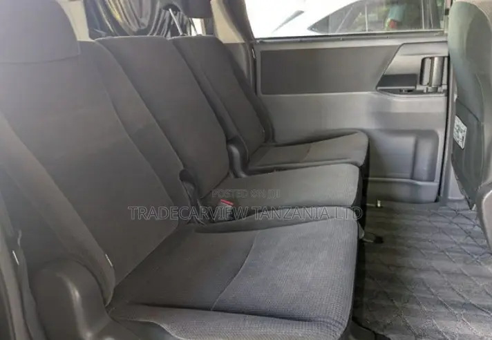 Toyota Noah 2007 Blue